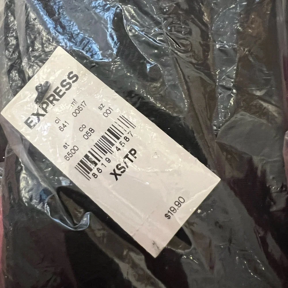 Set of 6 NWT Built-In Bra Tank Tops - Picture 4 of 5